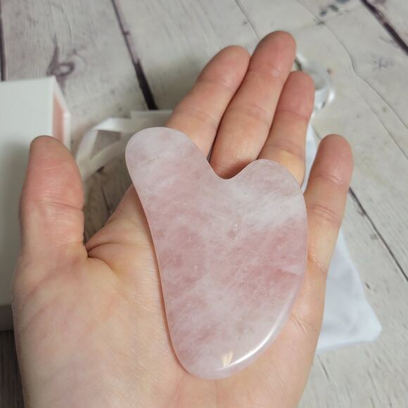 Seacret Rose Quartz Heart Gua Sha Facial Massage Stone Bio Shield Complex NEW - Picture 3 of 5